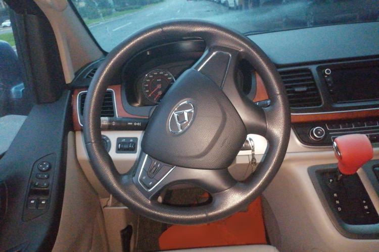 Used SAIC MAXUS G10 2016 2.0T Automatic Luxury Edition Steering Wheel
