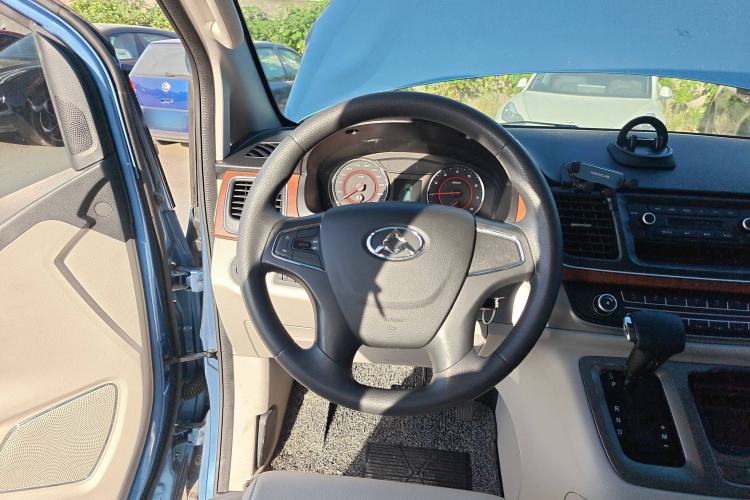 Used SAIC MAXUS G10 2016 2.0T Automatic Elite Edition Steering Wheel