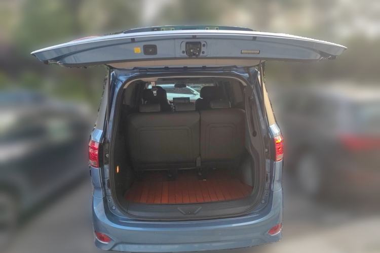 Used SAIC MAXUS G10 2016 2.0T Automatic Flagship Edition Trunk