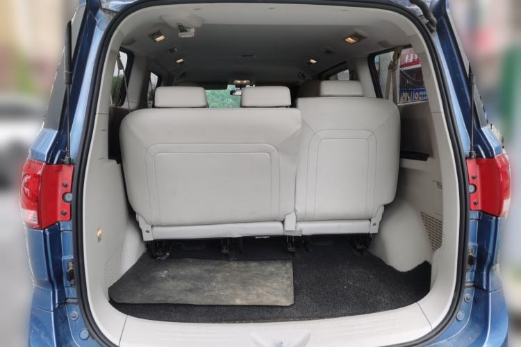 Used SAIC MAXUS G10 2016 1.9T Manual Elite Edition Diesel China V Standard Trunk