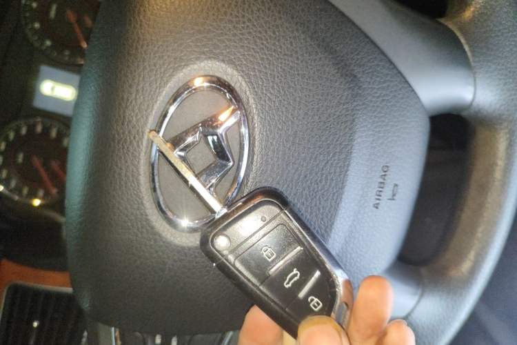 Used SAIC MAXUS G10 2016 2.0T Automatic Elite Edition Vehicle Key