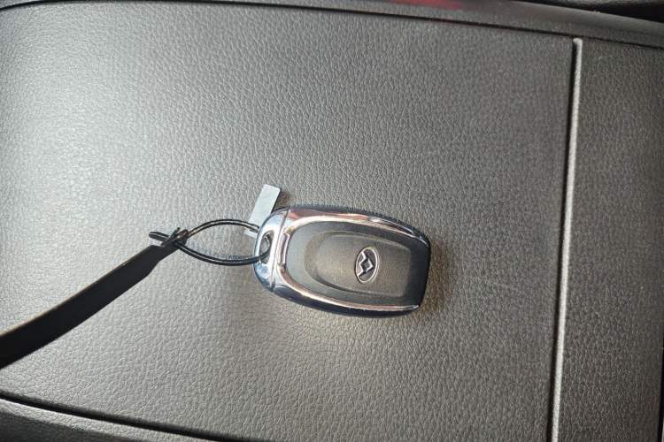 Used SAIC MAXUS G10 2016 2.0T Automatic Luxury Executive Edition Vehicle Key