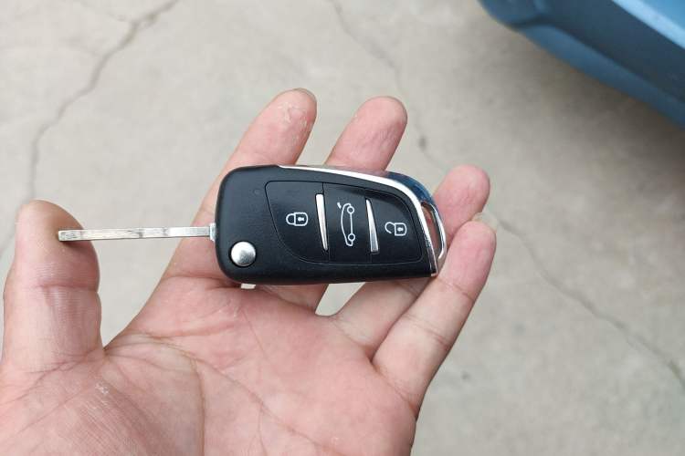 Used SAIC MAXUS G10 2016 2.0T Automatic Luxury Edition Vehicle Key