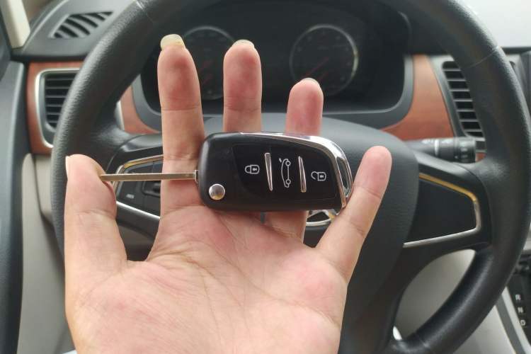 Used SAIC MAXUS G10 2016 2.0T Automatic Executive Edition Vehicle Key