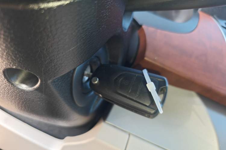 Used SAIC MAXUS G10 2016 2.0T Automatic Elite Edition Vehicle Key