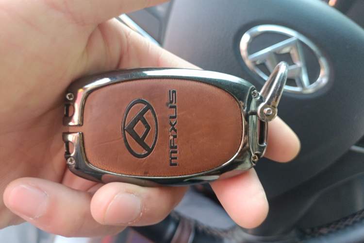 Used SAIC MAXUS G10 2016 2.0T Automatic Luxury Executive Edition Vehicle Key