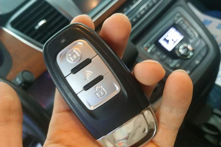 Used SAIC MAXUS G10 2016 2.0T Automatic Luxury Edition Vehicle Key