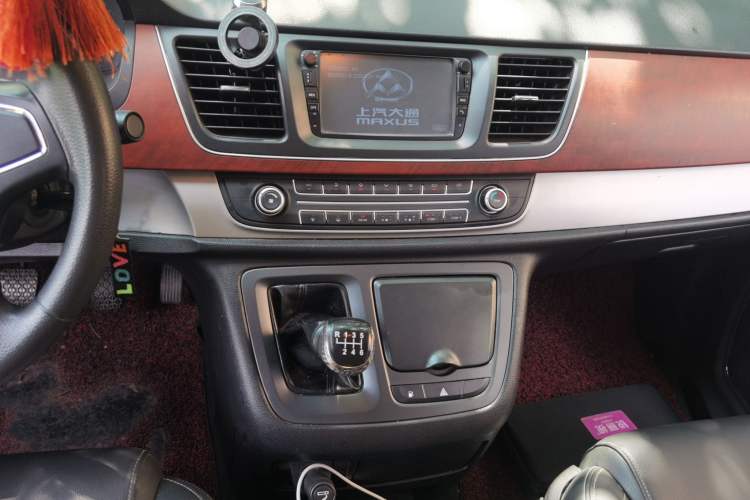 Used SAIC MAXUS G10 2016 1.9T Manual Elite Edition Diesel China V Standard Audio And AC Panel