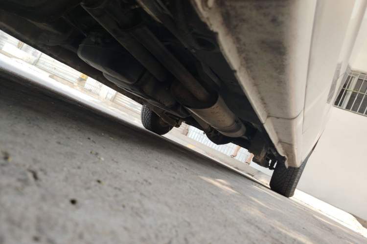 Used SAIC MAXUS G10 2016 2.0T Automatic Elite Edition Chassis Front Left