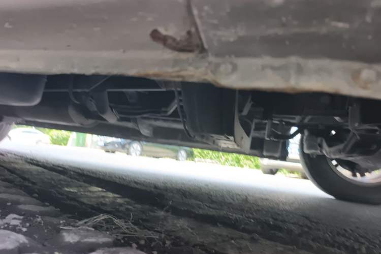 Used SAIC MAXUS G10 2016 2.4L Manual Elite Edition Chassis Front Right