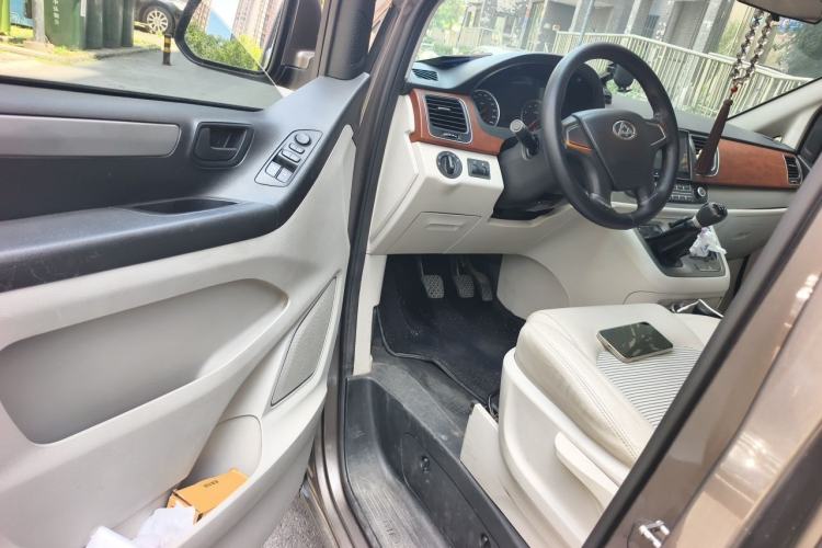 Used SAIC MAXUS G10 2016 2.4L Manual Elite Edition Driver Seat