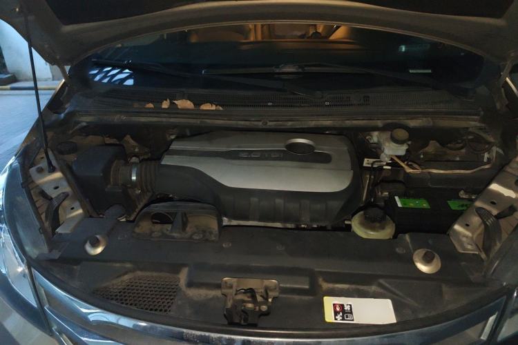 Used SAIC MAXUS G10 2016 2.0T Automatic Elite Edition Engine Bay
