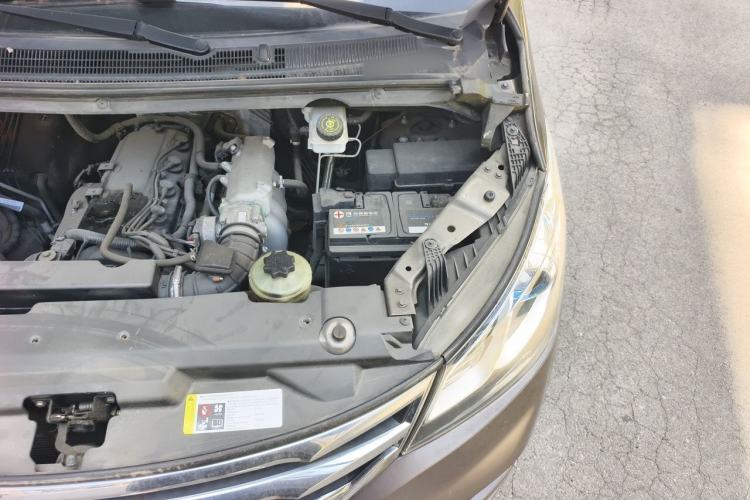 Used SAIC MAXUS G10 2016 2.4L Manual Elite Edition Engine Bay Left