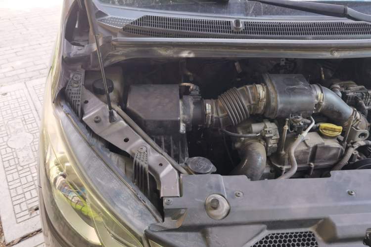 Used SAIC MAXUS G10 2016 1.9T Manual Elite Edition Diesel China V Standard Engine Bay Right