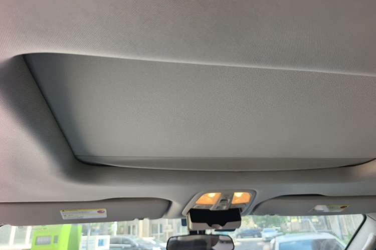 Used SAIC MAXUS G10 2016 2.4L Manual Elite Edition Headliner