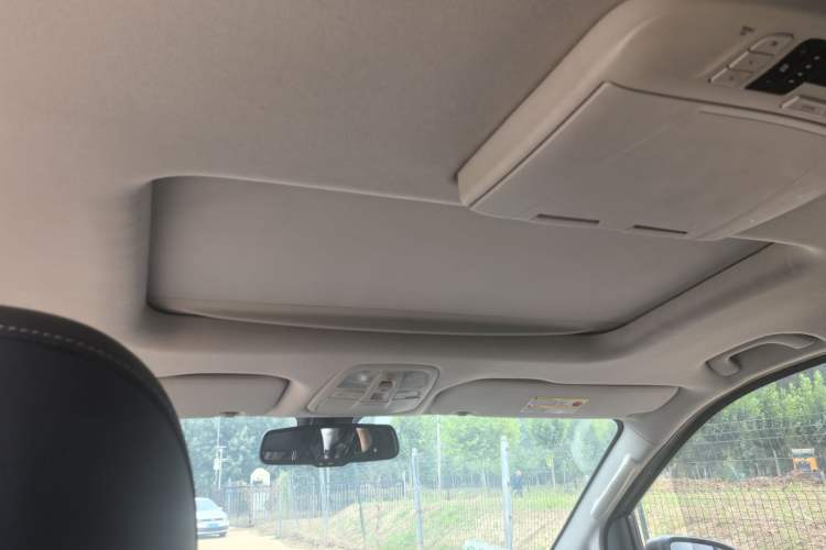Used SAIC MAXUS G10 2016 2.0T Automatic Luxury Executive Edition Headliner