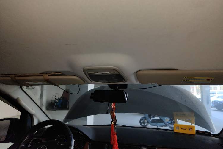 Used SAIC MAXUS G10 2016 2.0T Automatic Executive Edition Headliner