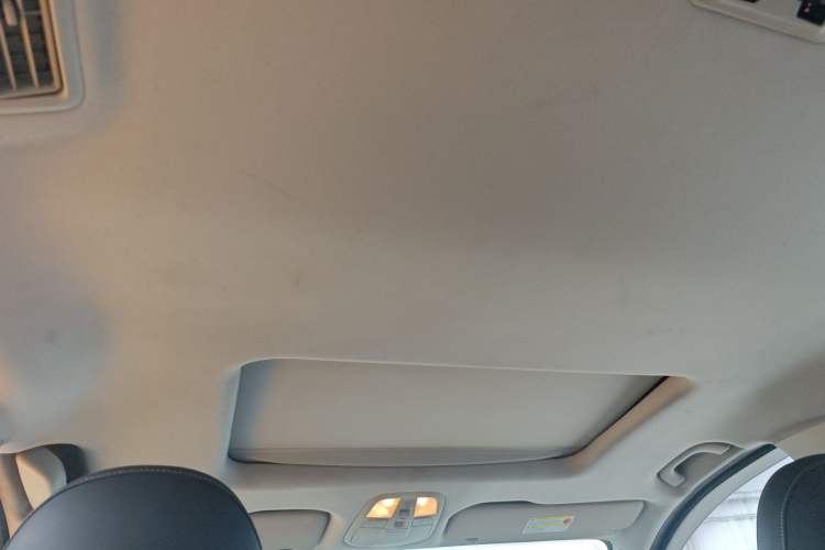 Used SAIC MAXUS G10 2016 2.0T Automatic Elite Edition Headliner