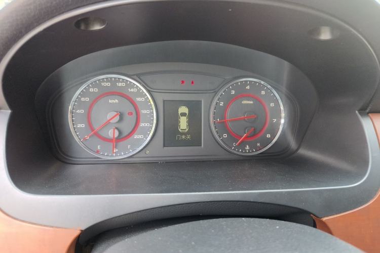 Used SAIC MAXUS G10 2016 2.0T Automatic Elite Edition Instrument Cluster
