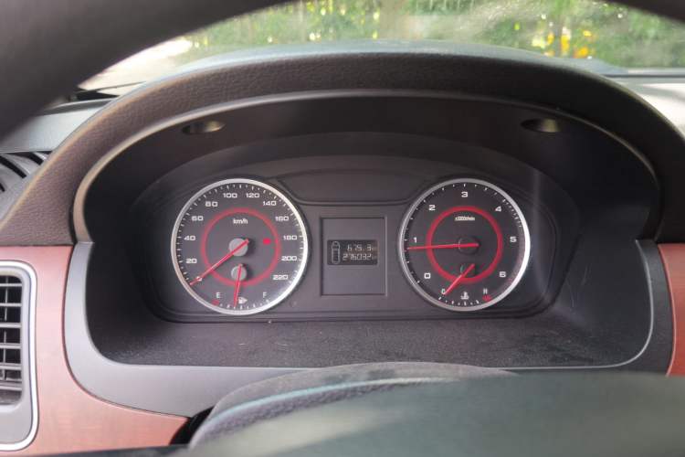 Used SAIC MAXUS G10 2016 1.9T Manual Elite Edition Diesel China V Standard Instrument Cluster