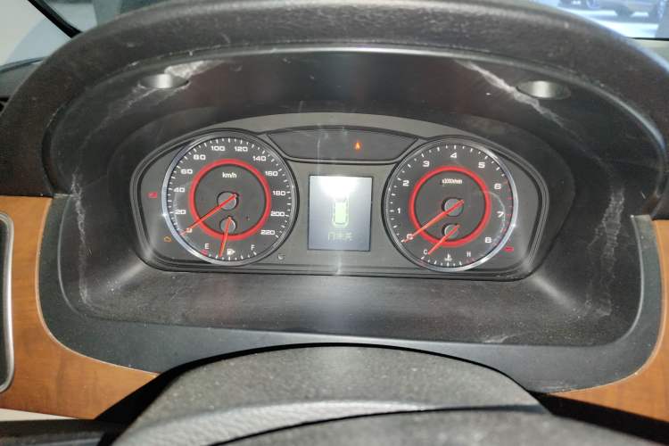 Used SAIC MAXUS G10 2016 2.0T Automatic Executive Edition Instrument Cluster