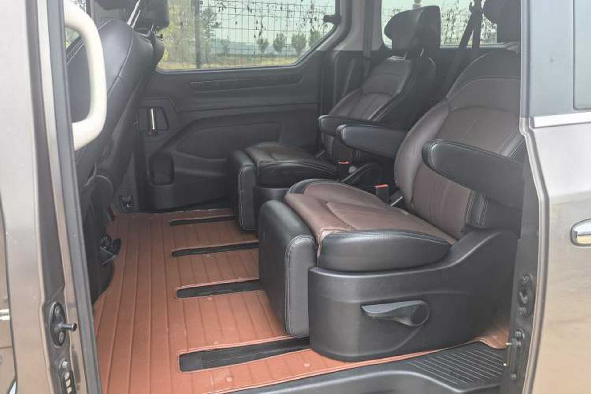 Used SAIC MAXUS G10 2016 2.0T Automatic Luxury Executive Edition Interior 2
