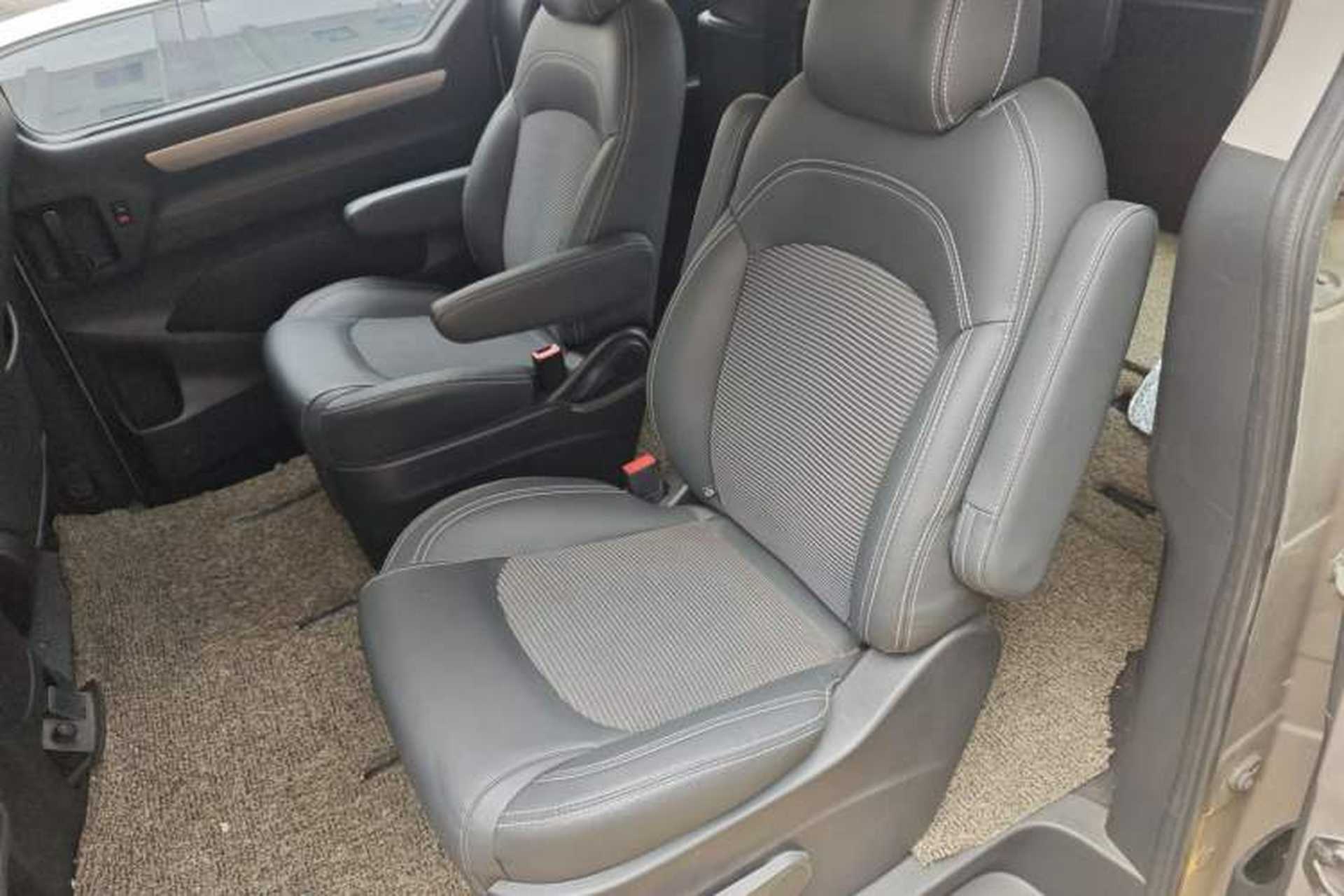 Used SAIC MAXUS G10 2016 2.0T Automatic Elite Edition Interior 4