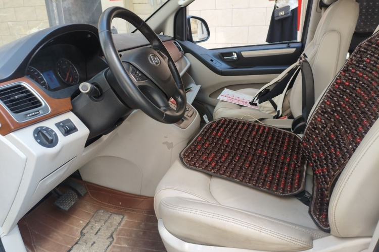 Used SAIC MAXUS G10 2016 2.0T Automatic Executive Edition Left Front Seat