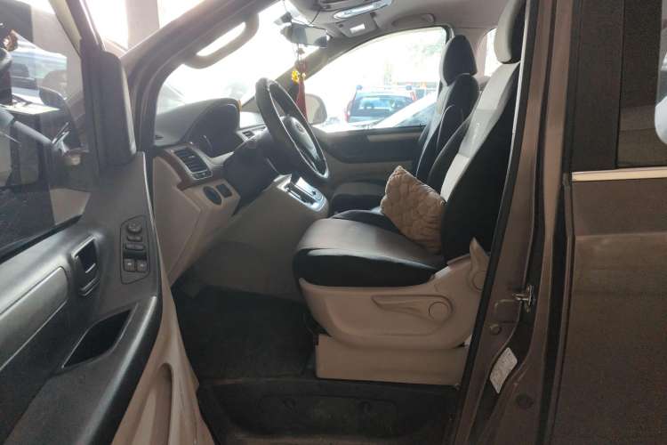 Used SAIC MAXUS G10 2016 2.0T Automatic Executive Edition Left Front Seat