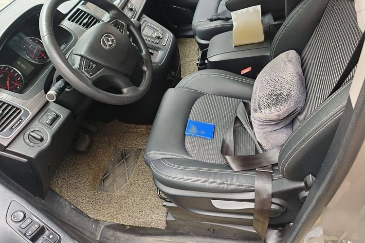 Used SAIC MAXUS G10 2016 2.0T Automatic Elite Edition Left Front Seat