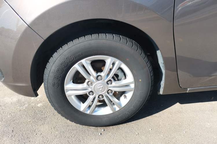 Used SAIC MAXUS G10 2016 2.0T Automatic Luxury Edition Left Front Wheel Hub