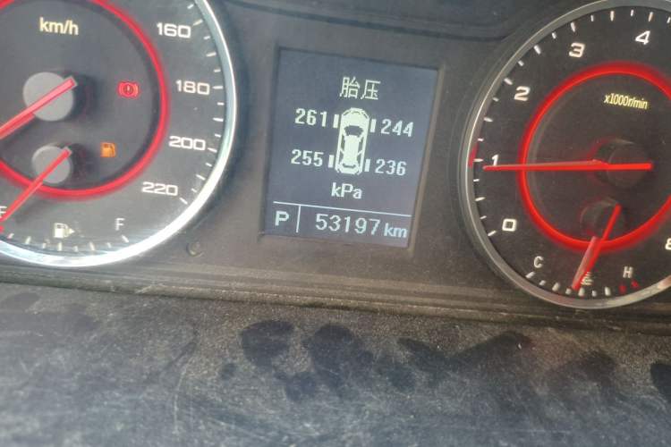 Used SAIC MAXUS G10 2016 2.0T Automatic Executive Edition Odometer Close Up