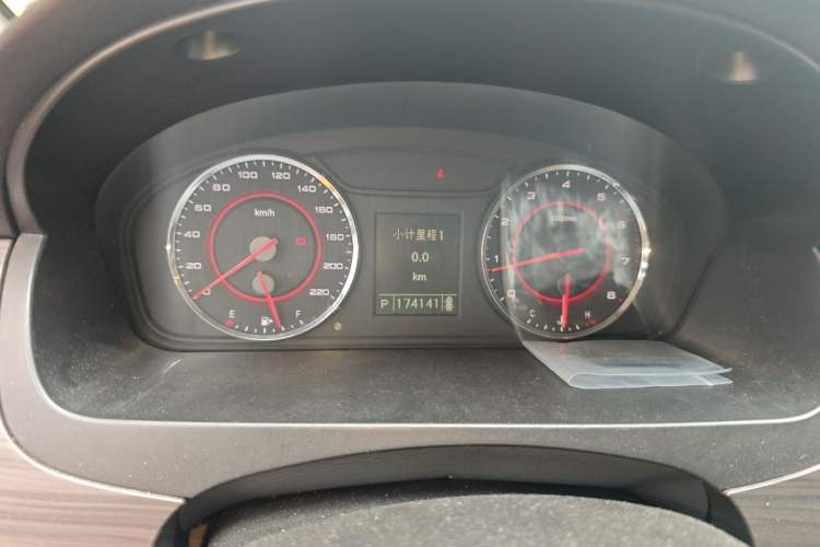 Used SAIC MAXUS G10 2016 2.0T Automatic Elite Edition Odometer Close Up