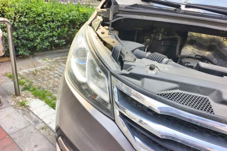 Used SAIC MAXUS G10 2016 2.4L Manual Elite Edition Right Front Headlight