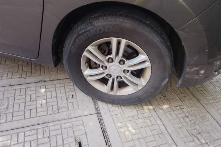 Used SAIC MAXUS G10 2016 1.9T Manual Elite Edition Diesel China V Standard Right Front Wheel Hub
