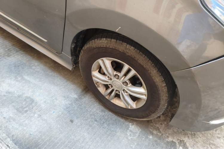 Used SAIC MAXUS G10 2016 2.0T Automatic Executive Edition Right Front Wheel Hub