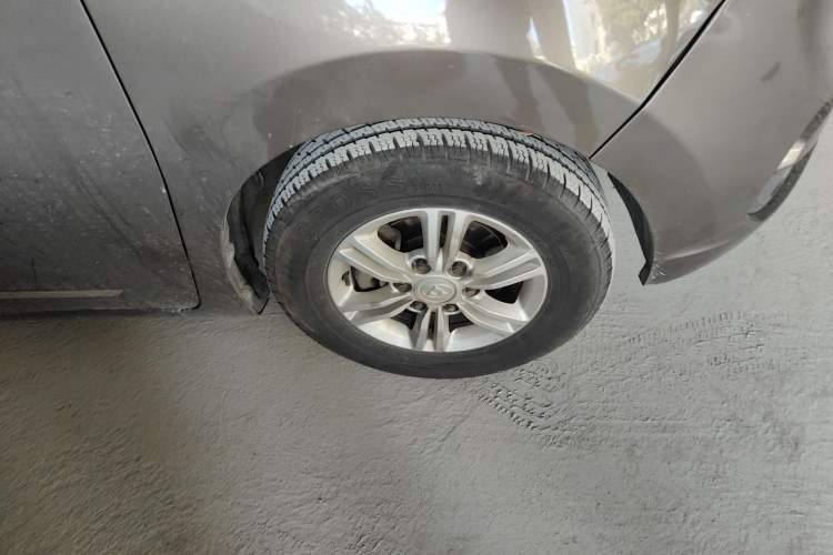 Used SAIC MAXUS G10 2016 2.0T Automatic Executive Edition Right Front Wheel Hub