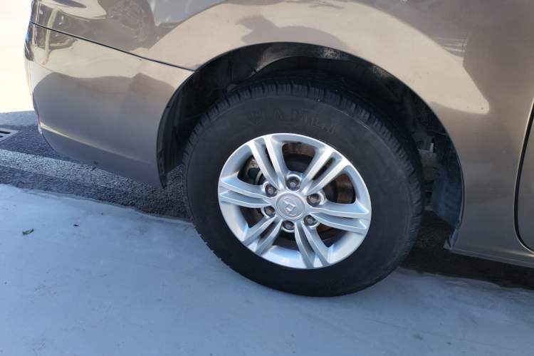 Used SAIC MAXUS G10 2016 2.0T Automatic Luxury Edition Right Rear Wheel Hub