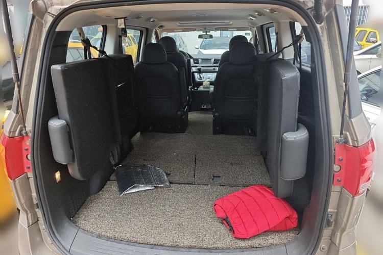 Used SAIC MAXUS G10 2016 2.0T Automatic Elite Edition Trunk