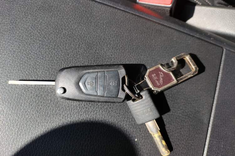 Used SAIC MAXUS G10 2016 2.0T Automatic Luxury Edition Vehicle Key