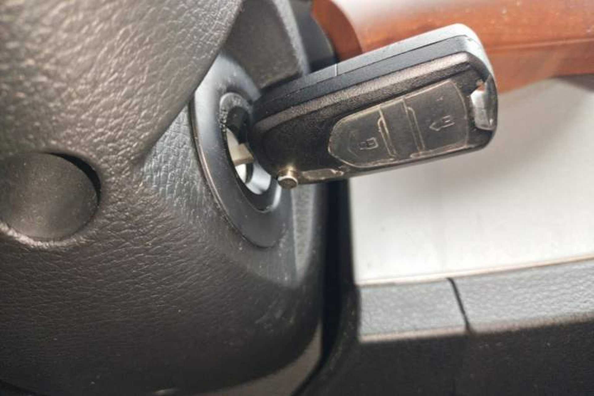 Used SAIC MAXUS G10 2016 2.0T Automatic Elite Edition Vehicle Key