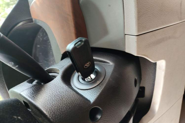 Used SAIC MAXUS G10 2016 2.0T Automatic Elite Edition Vehicle Key