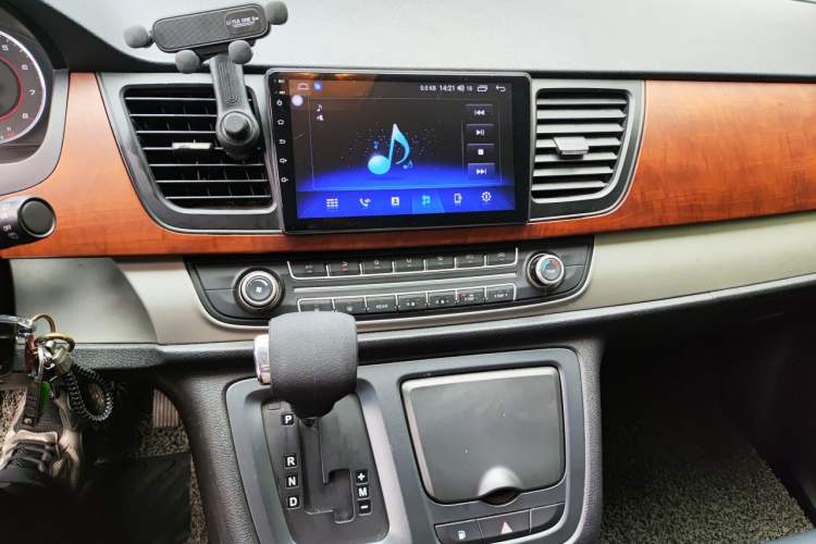 Used SAIC MAXUS G10 2016 2.0T Automatic Elite Edition Audio And AC Panel