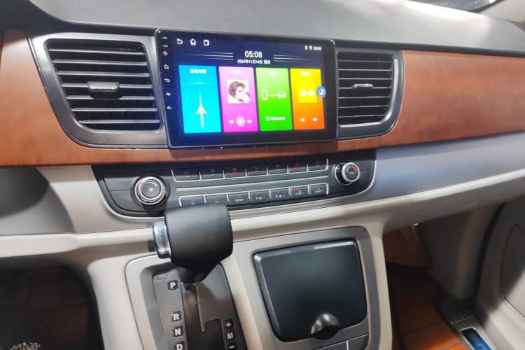 Used SAIC MAXUS G10 2016 2.0T Automatic Elite Edition Audio And AC Panel