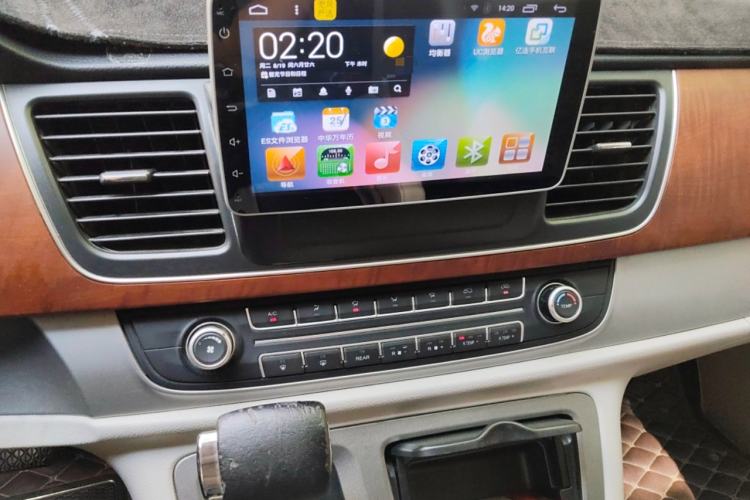 Used SAIC MAXUS G10 2016 2.0T Automatic Fashion Edition Audio And AC Panel