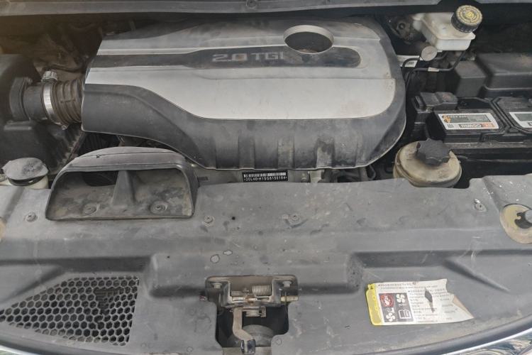Used SAIC MAXUS G10 2016 2.0T Automatic Elite Edition Engine Bay
