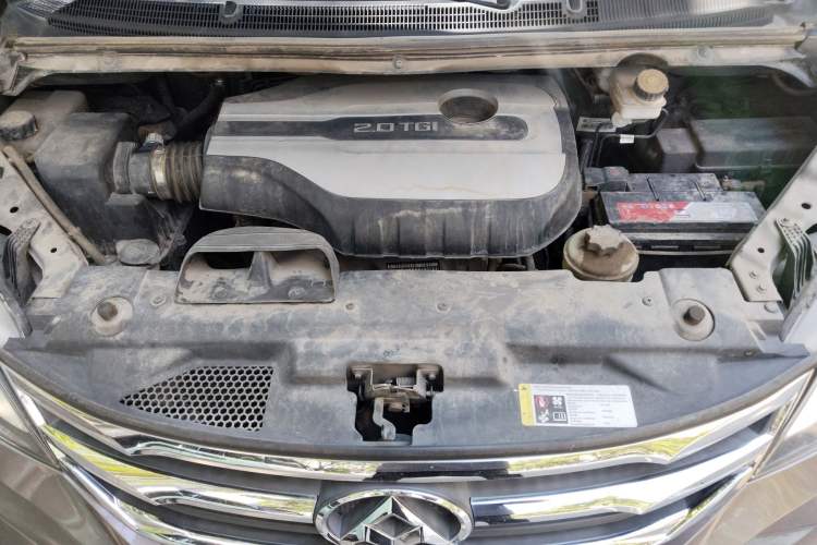 Used SAIC MAXUS G10 2016 2.0T Automatic Fashion Edition Engine Bay