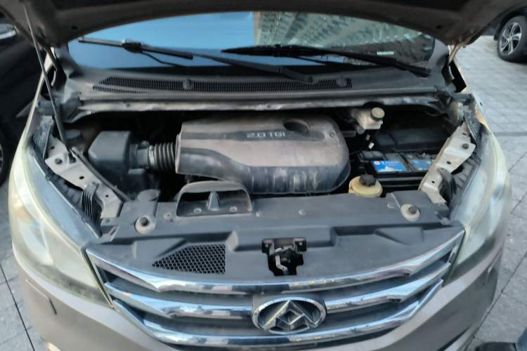 Used SAIC MAXUS G10 2016 2.0T Automatic Executive Edition Engine Bay