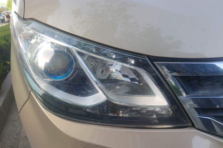 Used SAIC MAXUS G10 2016 2.0T Automatic Flagship Edition Exterior 6