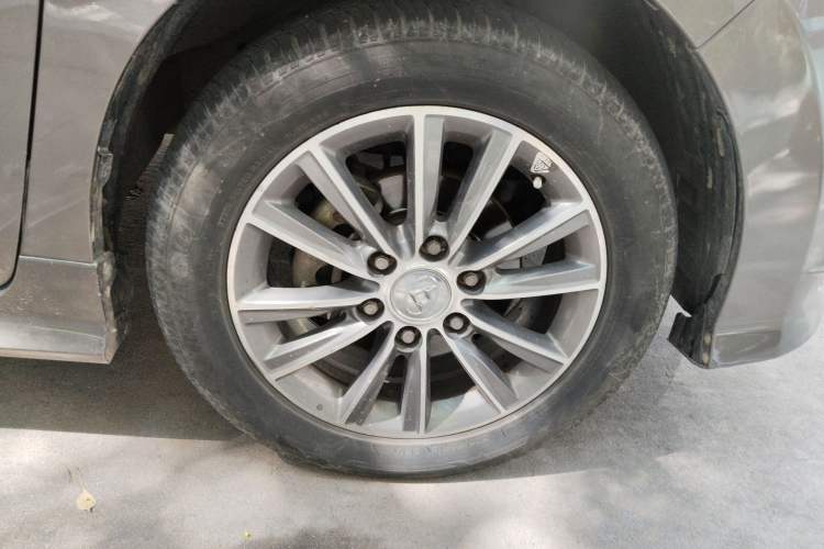 Used SAIC MAXUS G10 2016 2.0T Automatic Fashion Edition Exterior 7